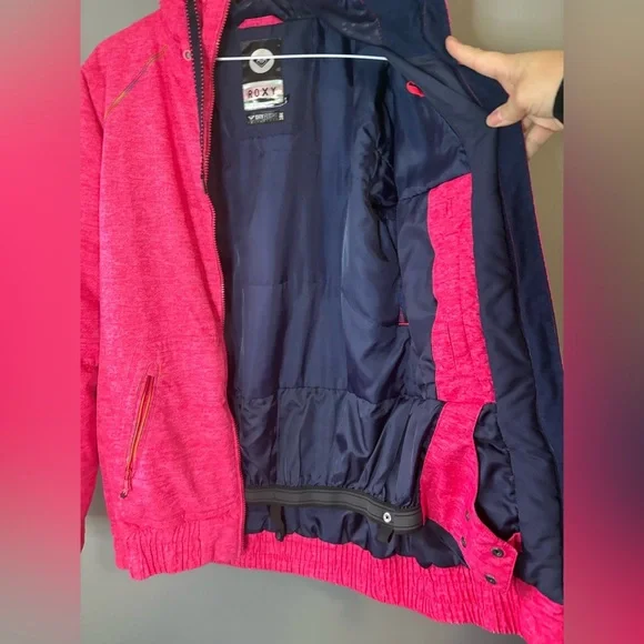Roxy size M vibrant Pink, ski or snowboard Hooded winter snow Jacket - Picture 3 of 8